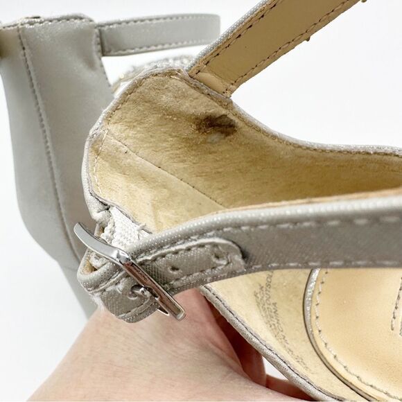 Betsey Johnson Women's Mel Jeweled Block Heels Sandals Silver Sz 8.5 WIDE - Picture 8 of 15